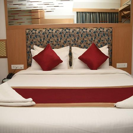Hotel Maurya บังกาลอร์ ภายนอก รูปภาพ