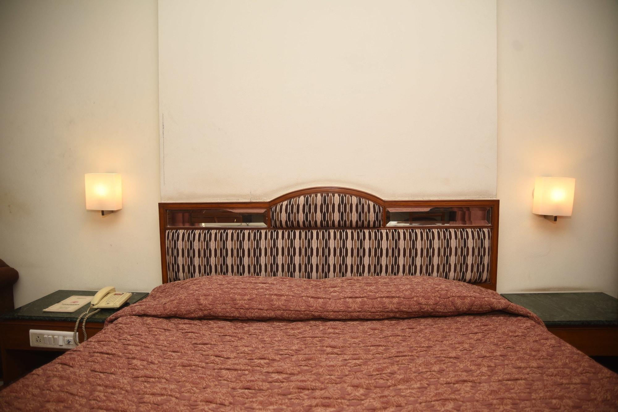 Hotel Maurya บังกาลอร์ ภายนอก รูปภาพ