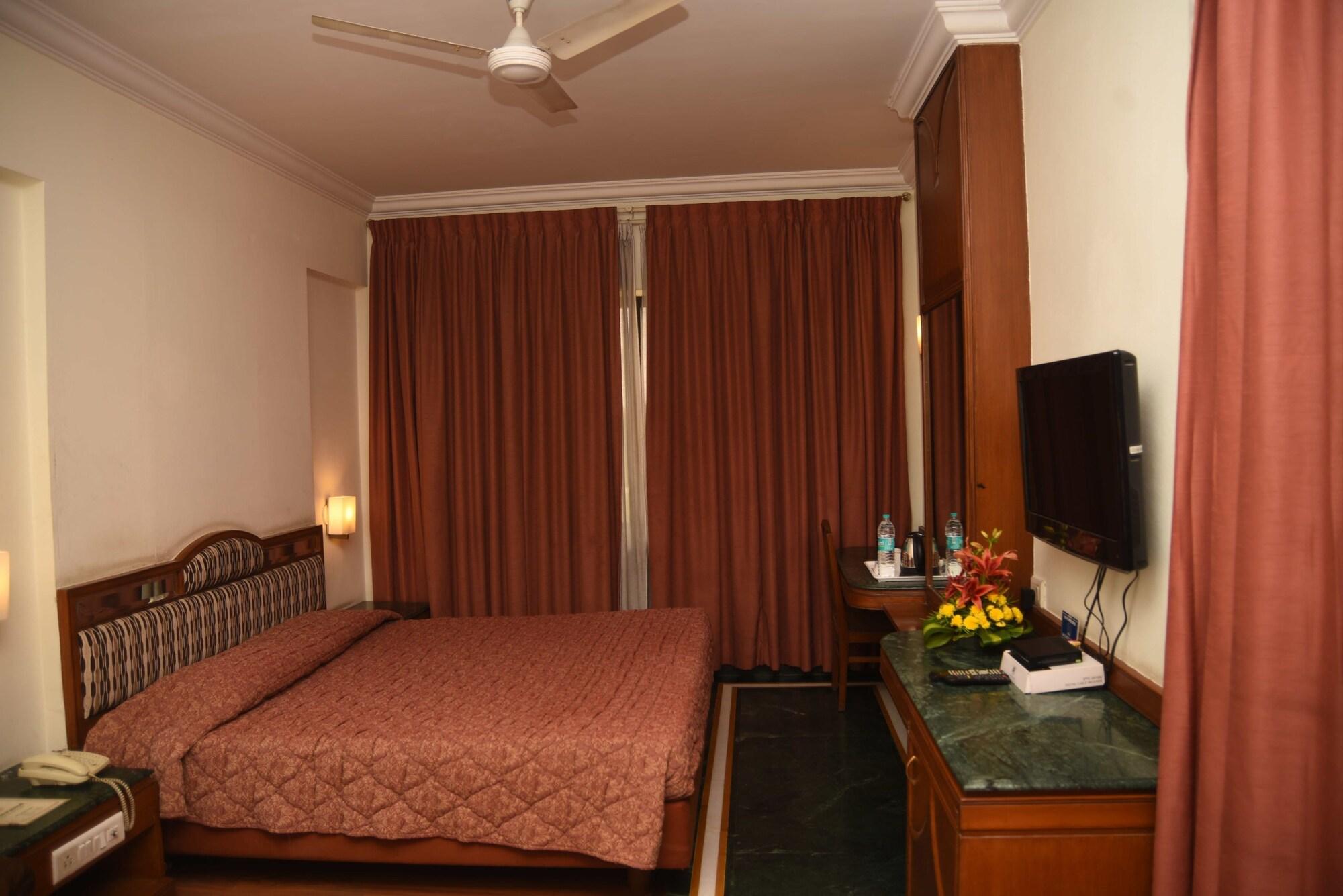 Hotel Maurya บังกาลอร์ ภายนอก รูปภาพ