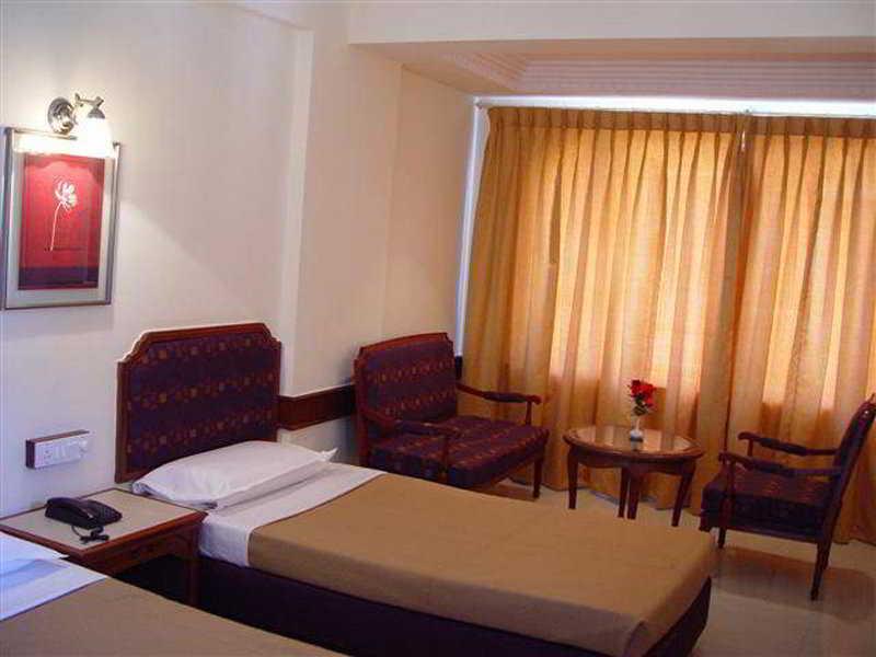 Hotel Maurya บังกาลอร์ ภายนอก รูปภาพ