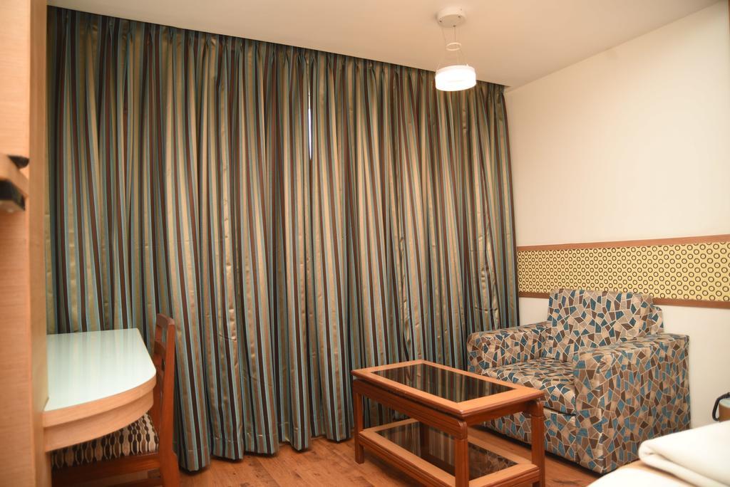 Hotel Maurya บังกาลอร์ ภายนอก รูปภาพ