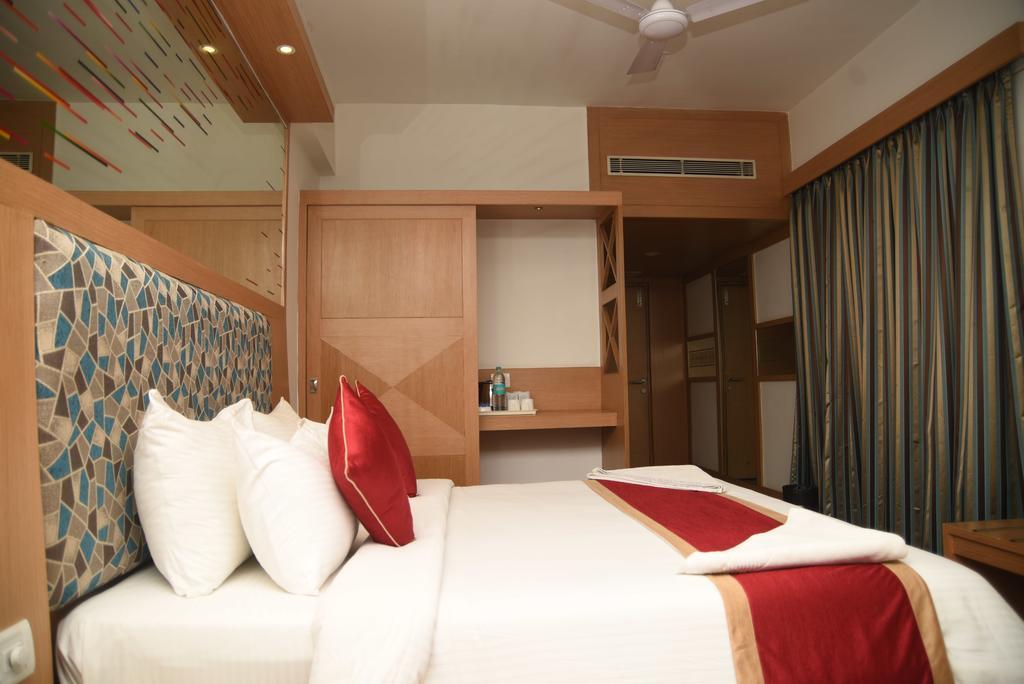 Hotel Maurya บังกาลอร์ ภายนอก รูปภาพ