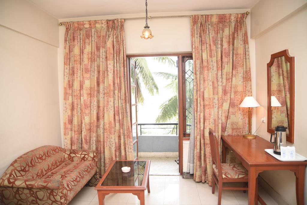 Hotel Maurya บังกาลอร์ ภายนอก รูปภาพ