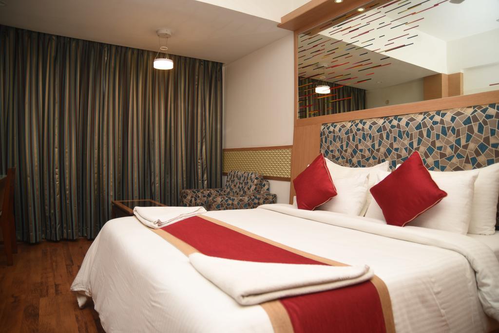 Hotel Maurya บังกาลอร์ ภายนอก รูปภาพ