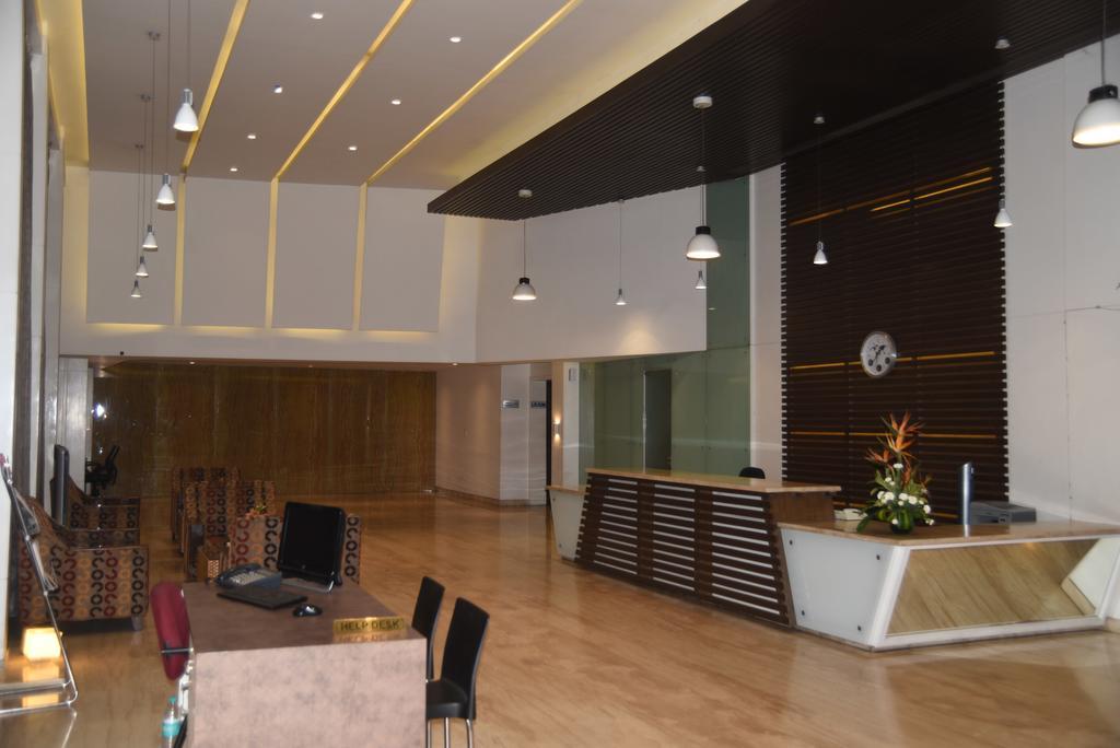 Hotel Maurya บังกาลอร์ ภายนอก รูปภาพ