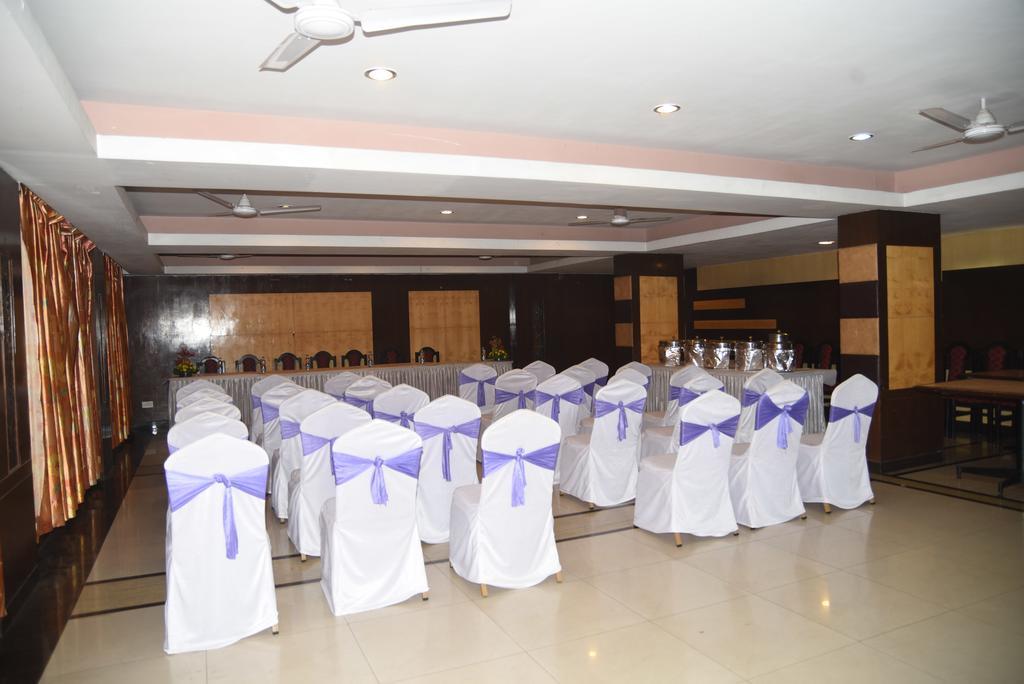 Hotel Maurya บังกาลอร์ ภายนอก รูปภาพ