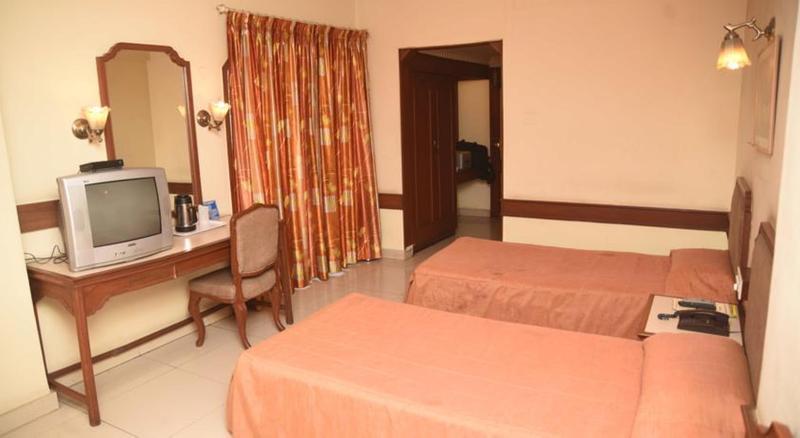 Hotel Maurya บังกาลอร์ ภายนอก รูปภาพ