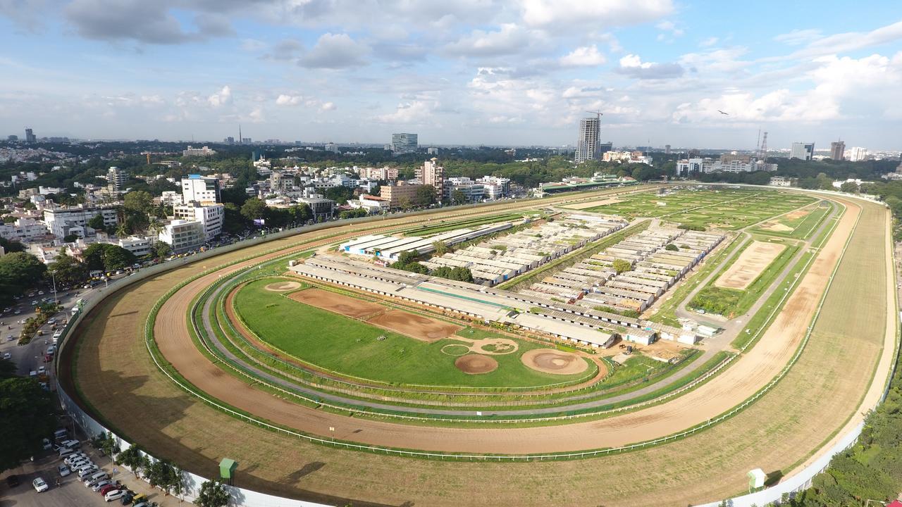 Hotel Maurya บังกาลอร์ ภายนอก รูปภาพ