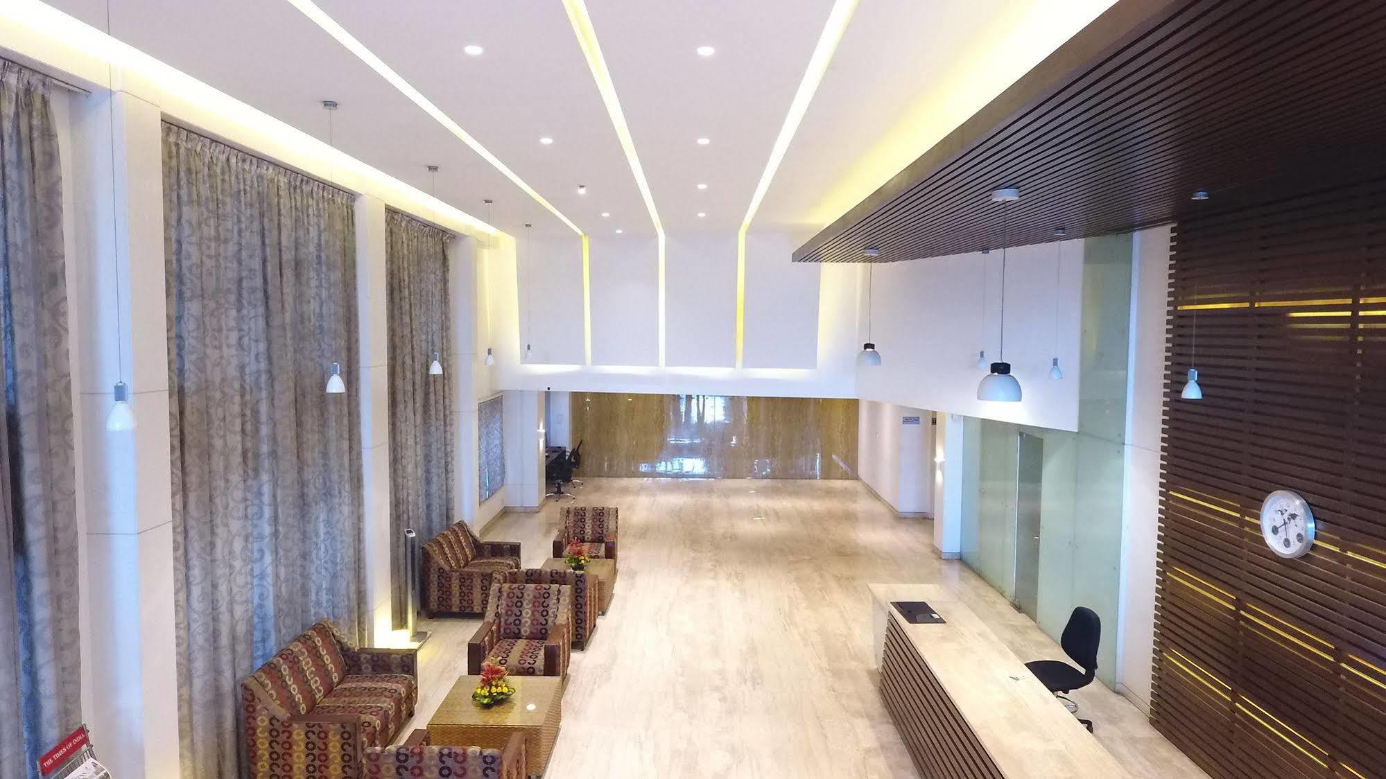 Hotel Maurya บังกาลอร์ ภายนอก รูปภาพ