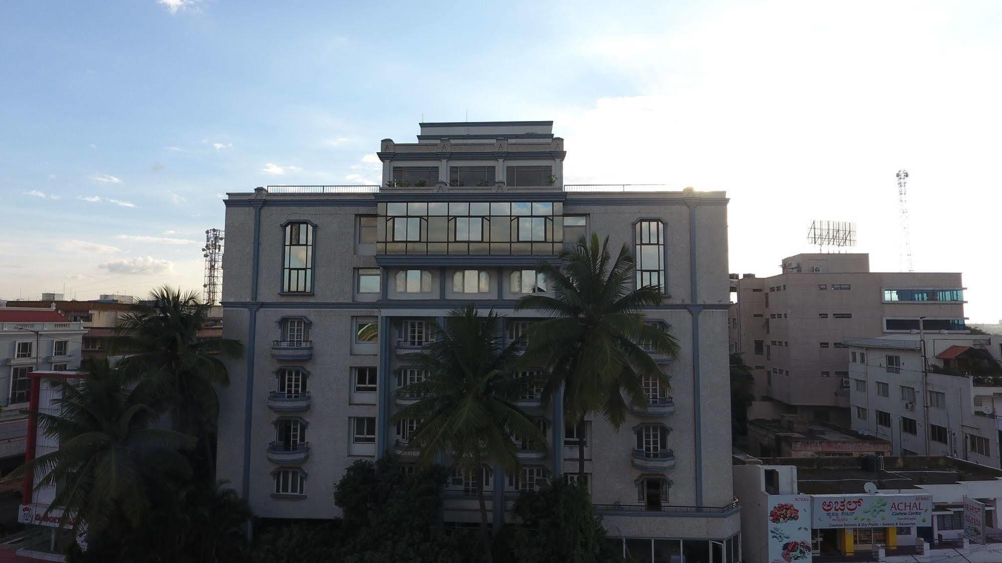 Hotel Maurya บังกาลอร์ ภายนอก รูปภาพ