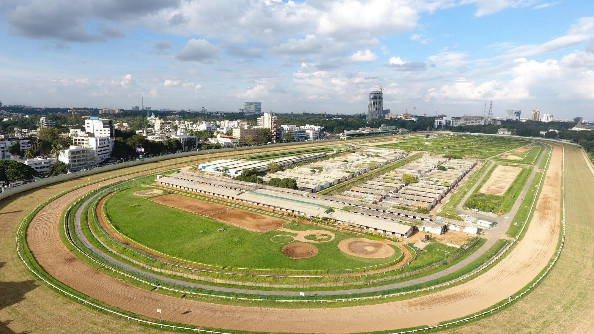 Hotel Maurya บังกาลอร์ ภายนอก รูปภาพ